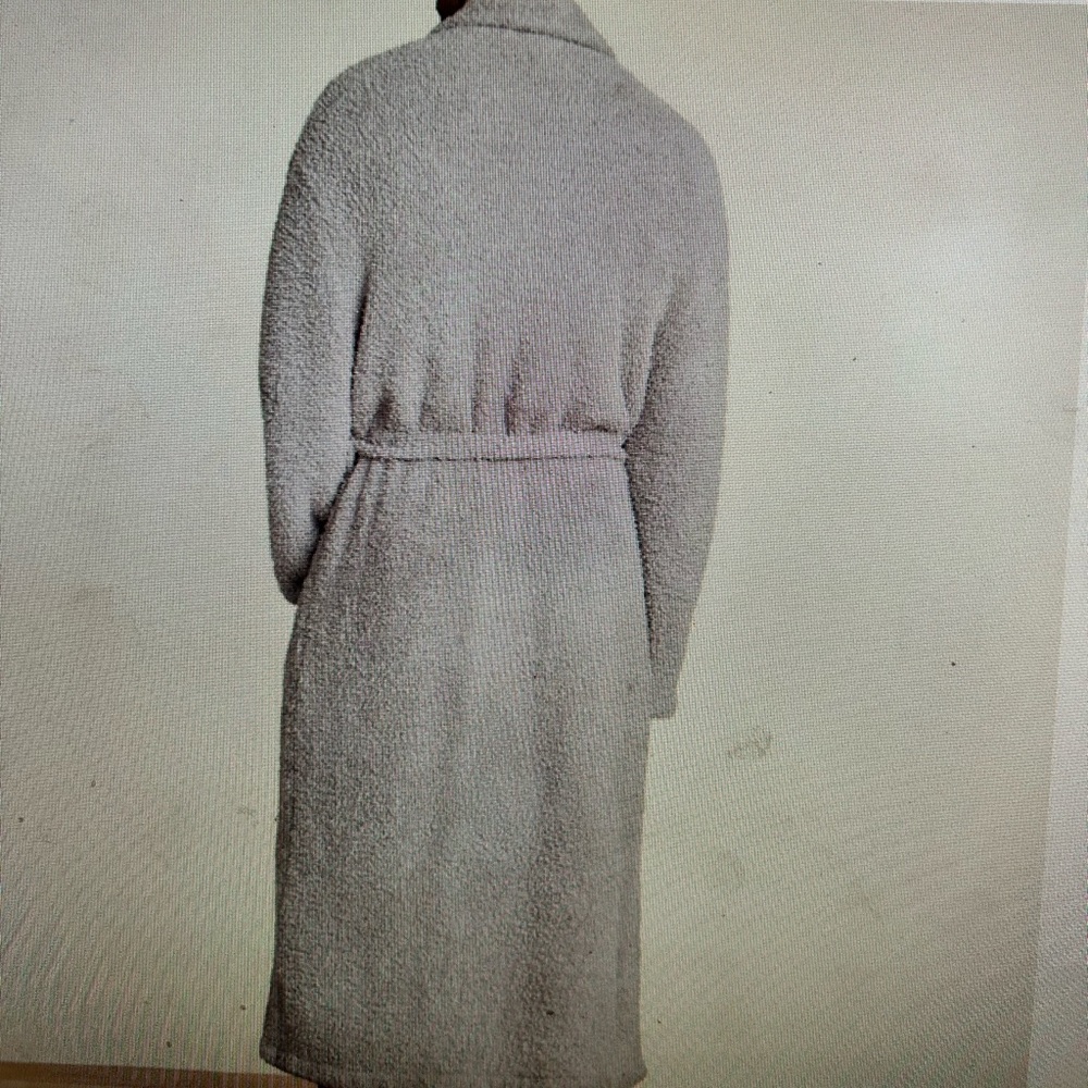 Barefoot Dreams Men’s Robe. Soft,cosy & ready to warm up in when the temp drops!